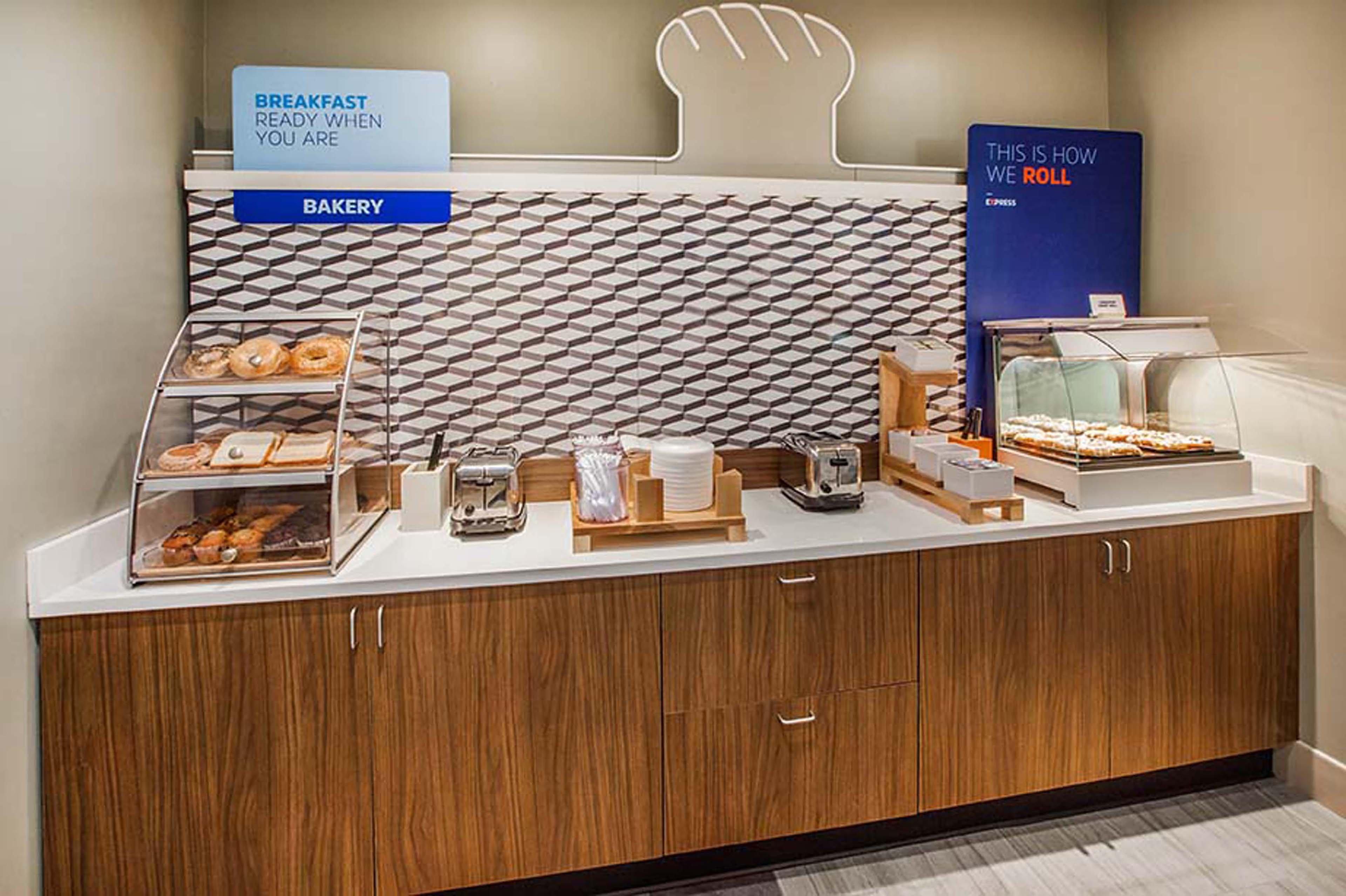 Holiday Inn Express & Suites Alexandria, An Ihg Hotel Εξωτερικό φωτογραφία
