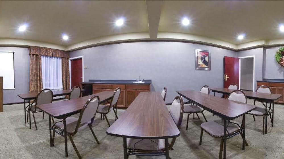 Holiday Inn Express & Suites Alexandria, An Ihg Hotel Εξωτερικό φωτογραφία
