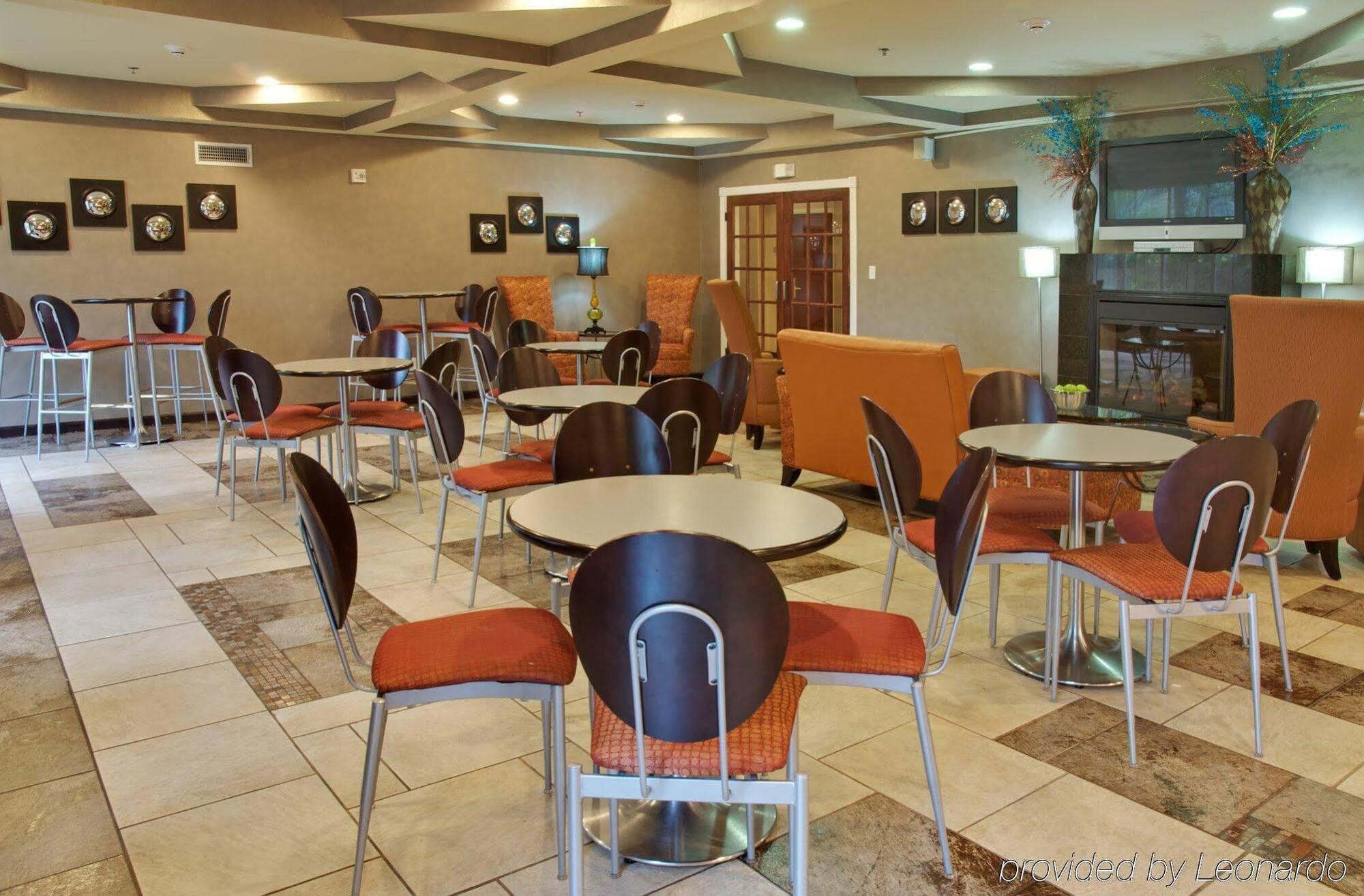 Holiday Inn Express & Suites Alexandria, An Ihg Hotel Εξωτερικό φωτογραφία